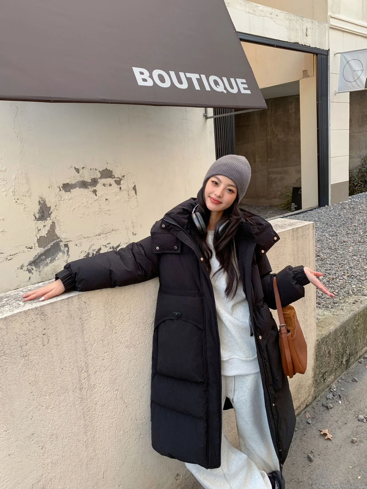 Women Hooded Long Duck Down Coat Big Patch Pockets Loose Oversized Winter Puffer Jacket