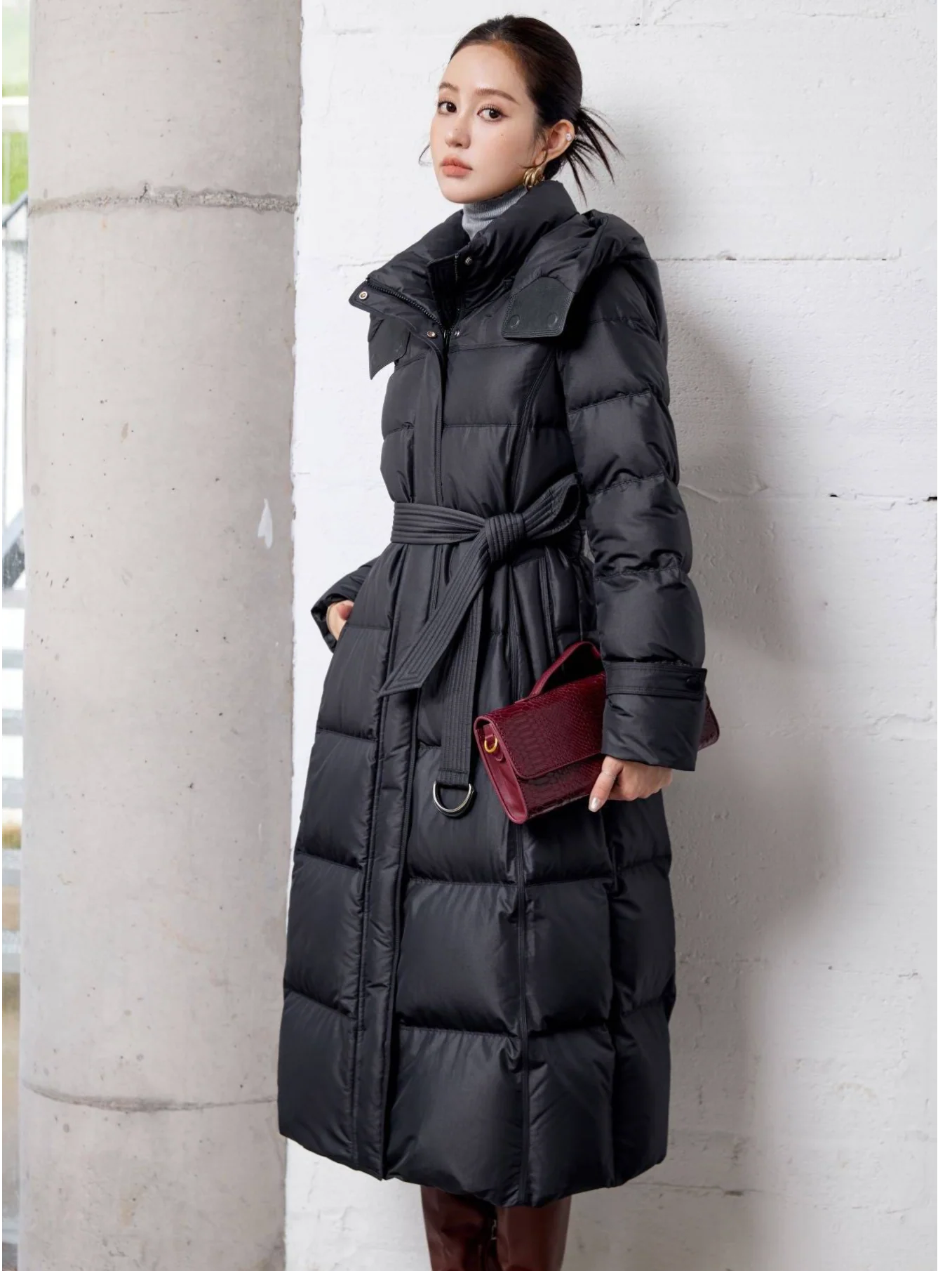 Women Long Hooded Down Coat With Belt 90% Duck Down Slim Fit Maxi Puffer Jacket Elegant Winter Outerwear