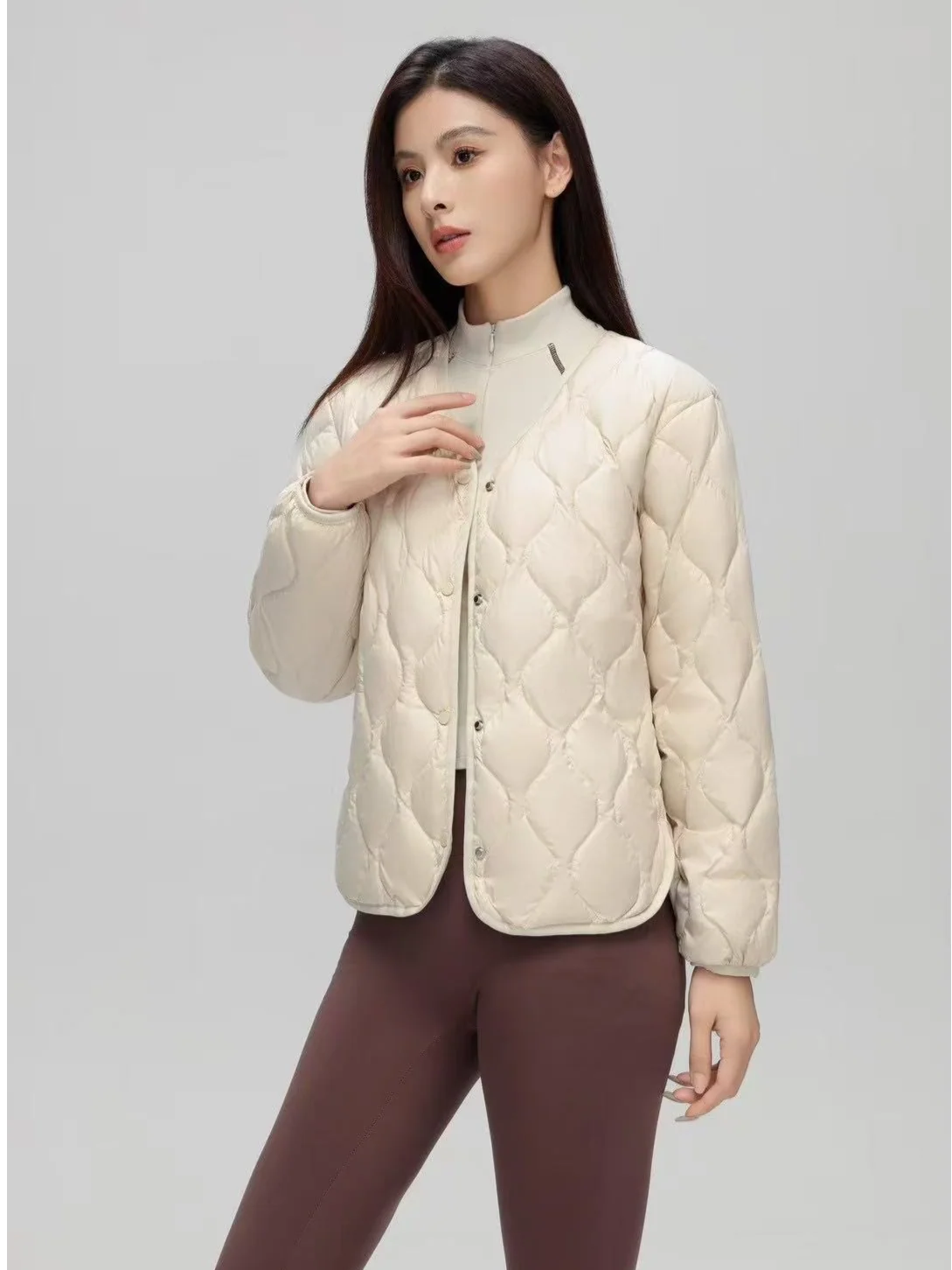 Women V‑Neck Collar‑Less Rhombus‑Quilted Lightweight Down Jacket