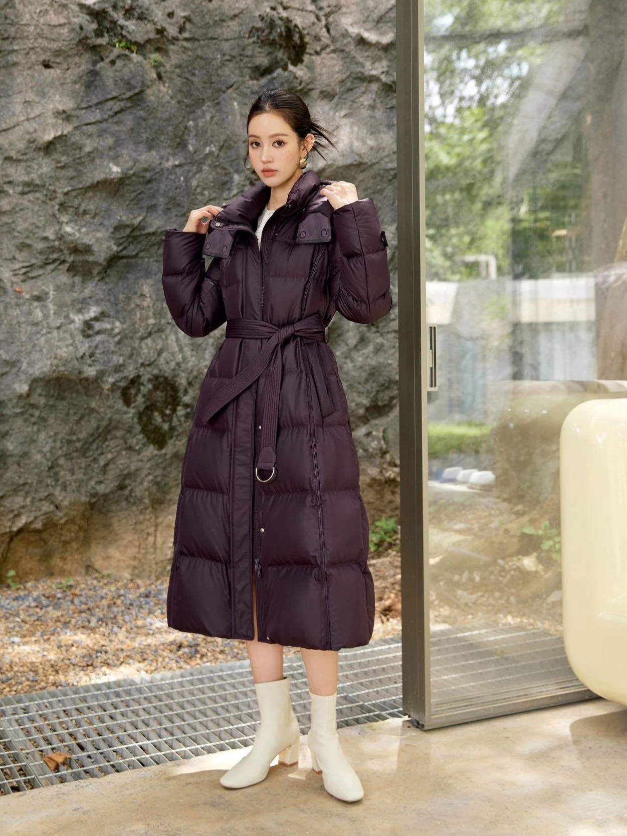 Women Long Hooded Down Coat With Belt 90% Duck Down Slim Fit Maxi Puffer Jacket Elegant Winter Outerwear