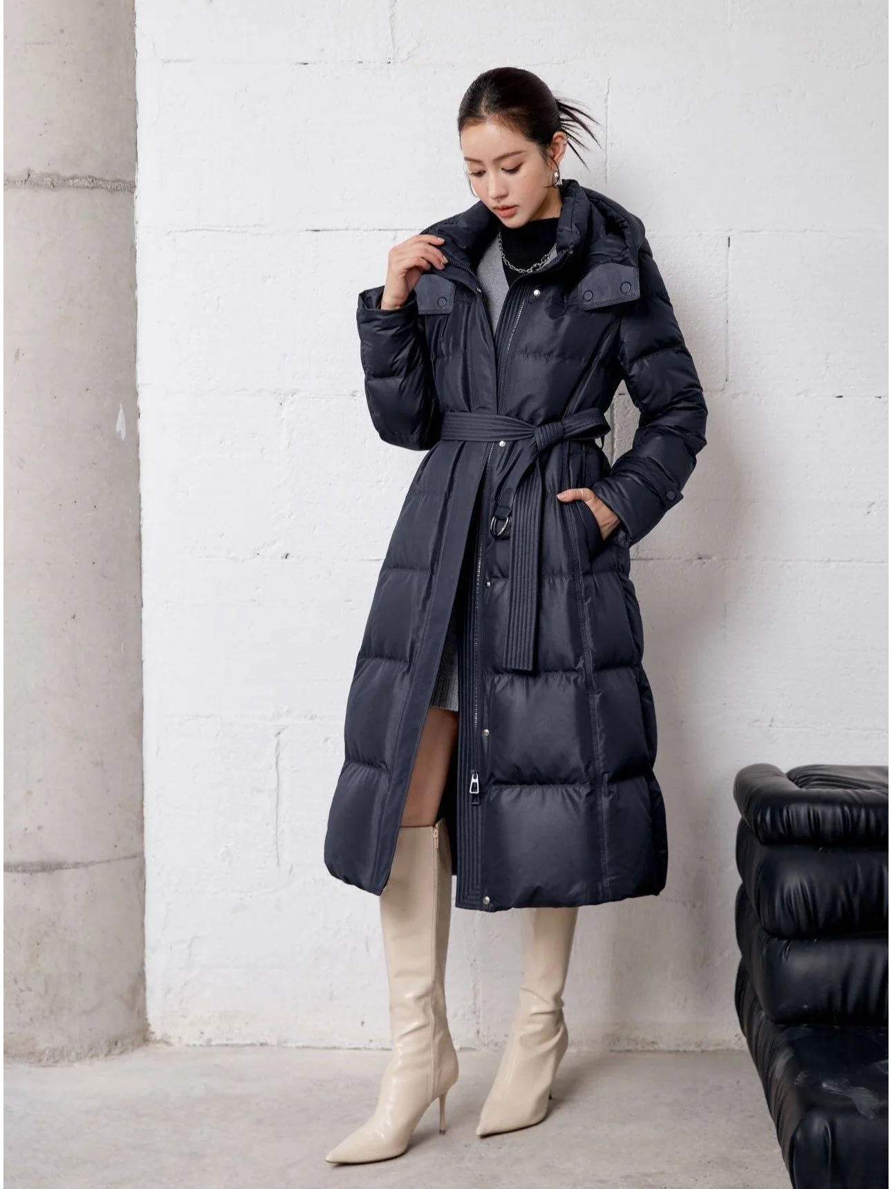 Women Long Hooded Down Coat With Belt 90% Duck Down Slim Fit Maxi Puffer Jacket Elegant Winter Outerwear